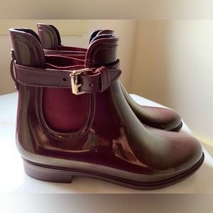 Barely used Mulberry ankle rain boots